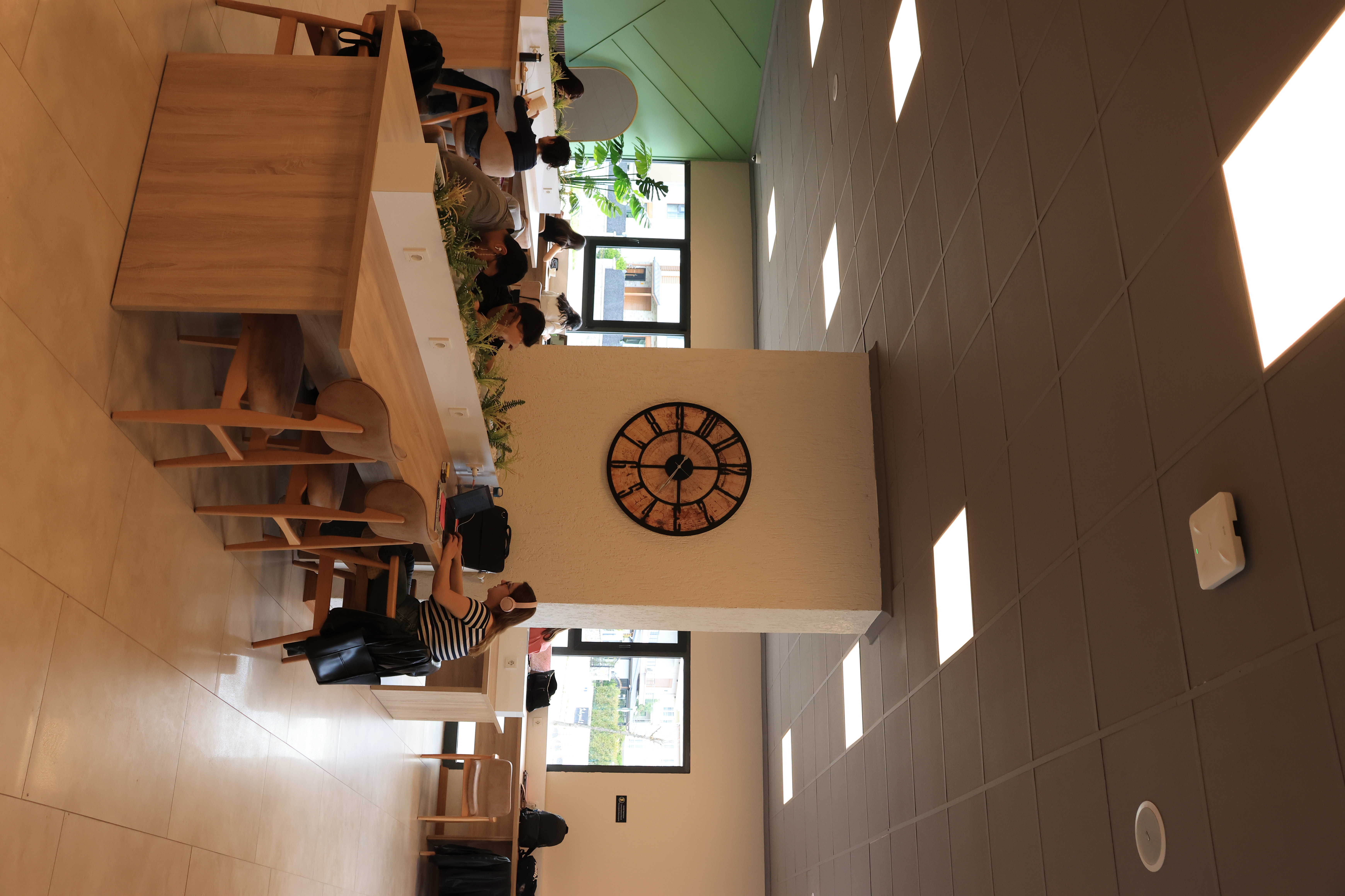 Study Anka Coffee çalışma alanı